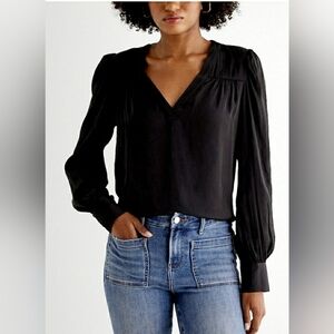 NWTS Express Classic Black V-Neck Blouse XS